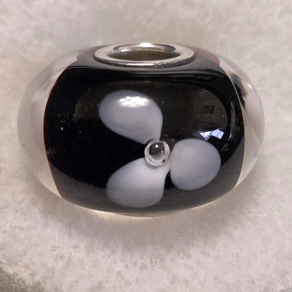 Trollbeads White Flower
